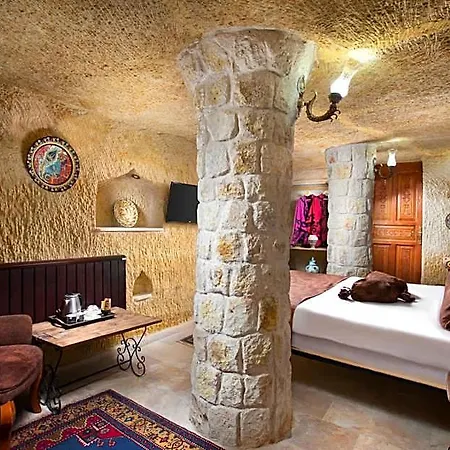 Romantic Cave 5*