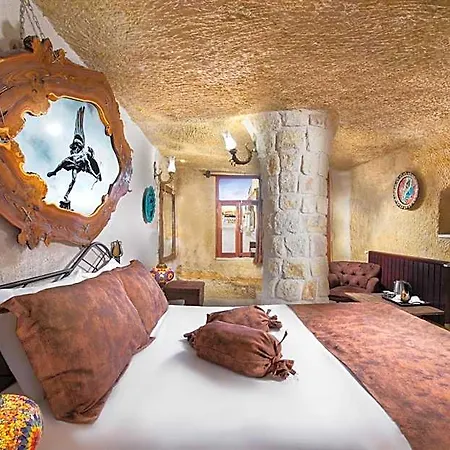 Romantic Cave 5*