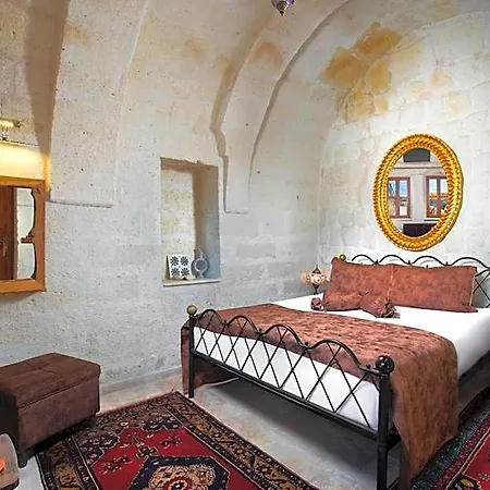 Romantic Cave 5*